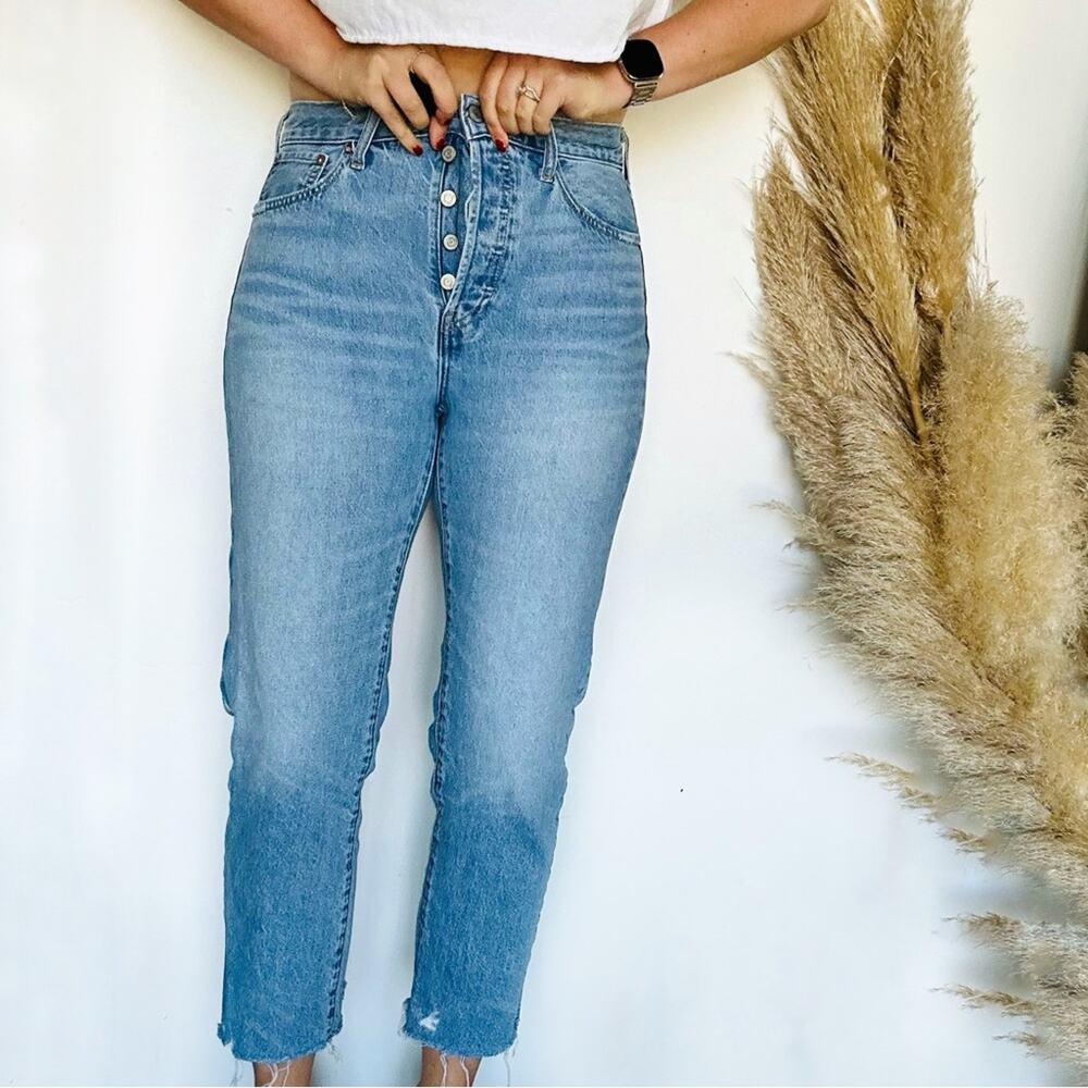 GAP Boyfriend Distressed Straight Leg Light Blue Wash Ankle Denim Jeans 6 28